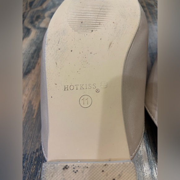 Hot Kiss Women’s Horsebit. Mules Size 11. - Picture 3 of 11